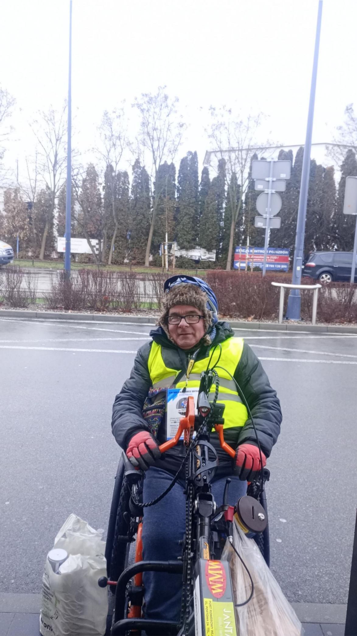 Zdjęcie do wpisu: Zbiórka dla Zbyszka w Warszawie, przy Lidlu.